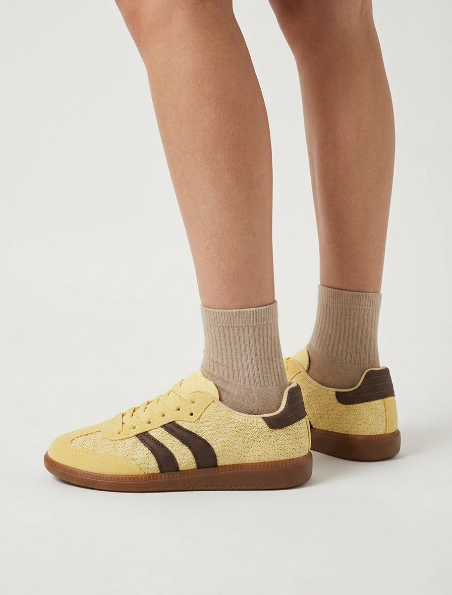 Meshsneakers met contrasterende strepen - Geel