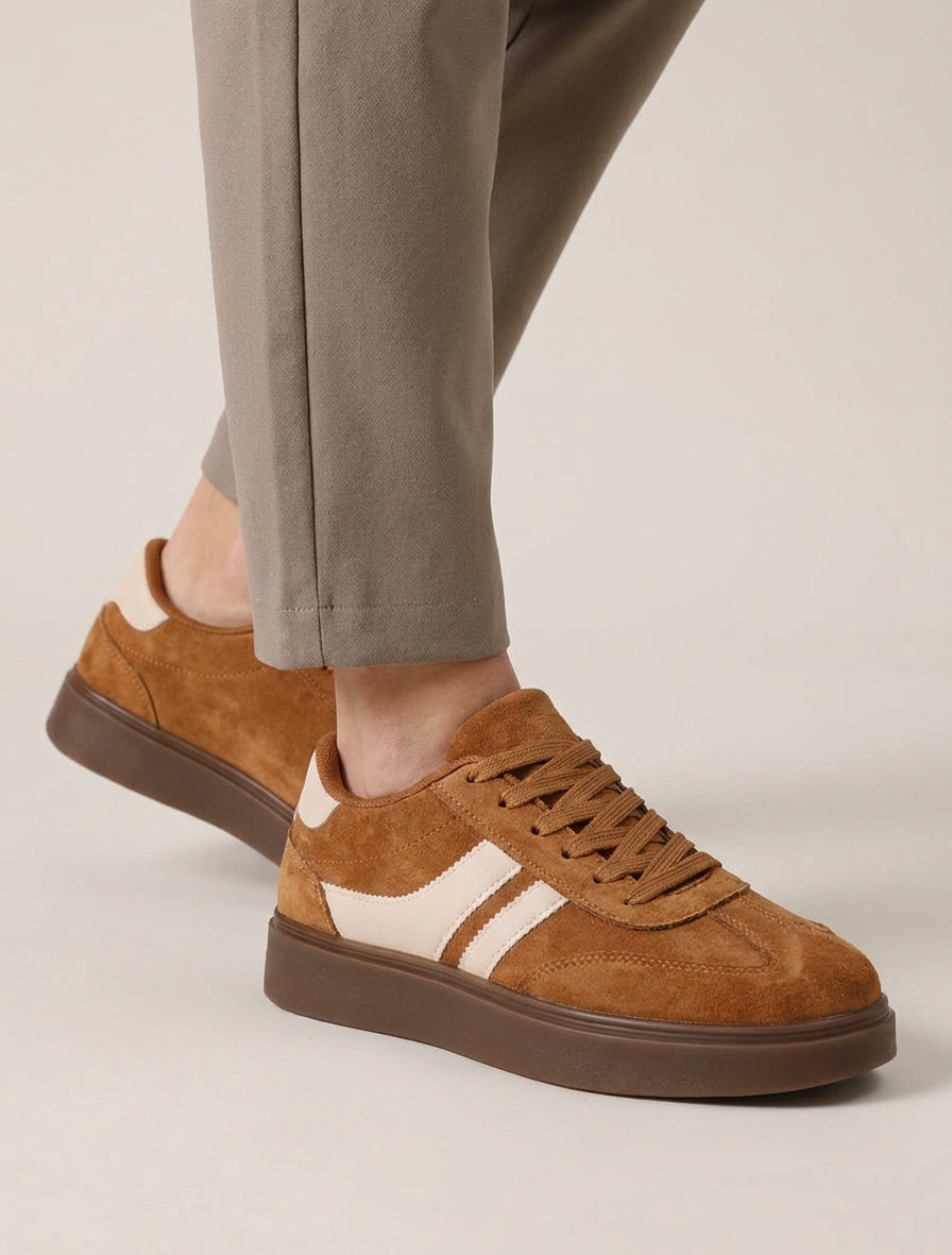 Suède sneakers met imitatieleren strepen - Roest