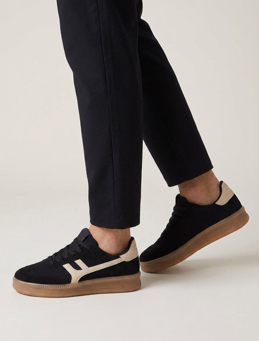 Baskets effet nubuck à empiècement graphique - Noir