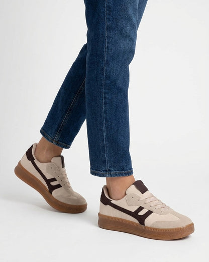 Baskets effet nubuck à empiècement graphique - Beige