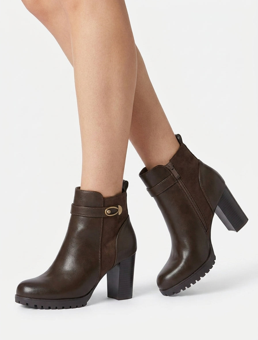 Bottines à empiècement en suédine et talon haut - Marron