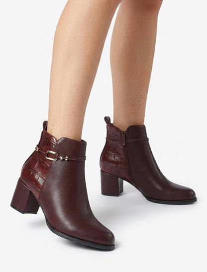 Bottines empiècement croco et bijoux métalliques - Bordeaux