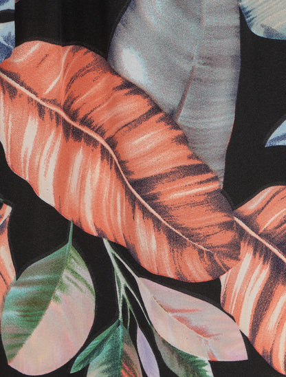 Short à taille froncée imprimé feuilles tropicales - Noir - 3