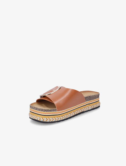 Claquettes à boucle et semelle stylisée - Camel - 3