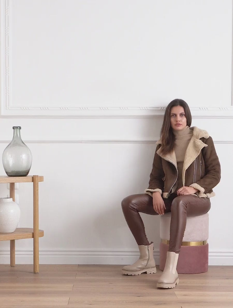 Look Dorina